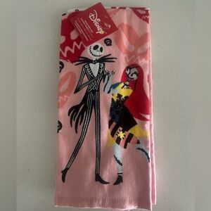 NWT! Disney’s Nightmare Before Christmas Valentine’s Day Kitchen Towel Set! ❤️